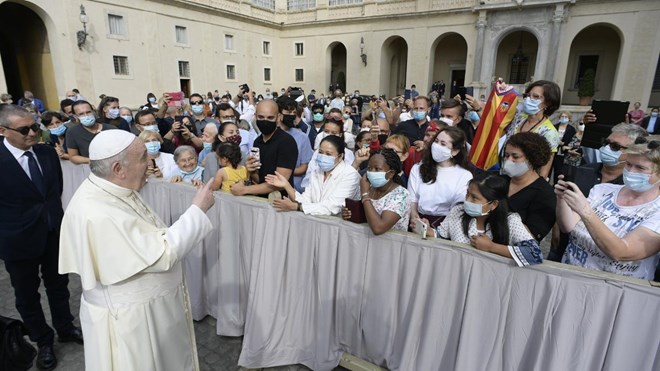 Papina kateheza srijedom: „Izliječiti svijet“ - 5. Solidarnost i krepost vjere